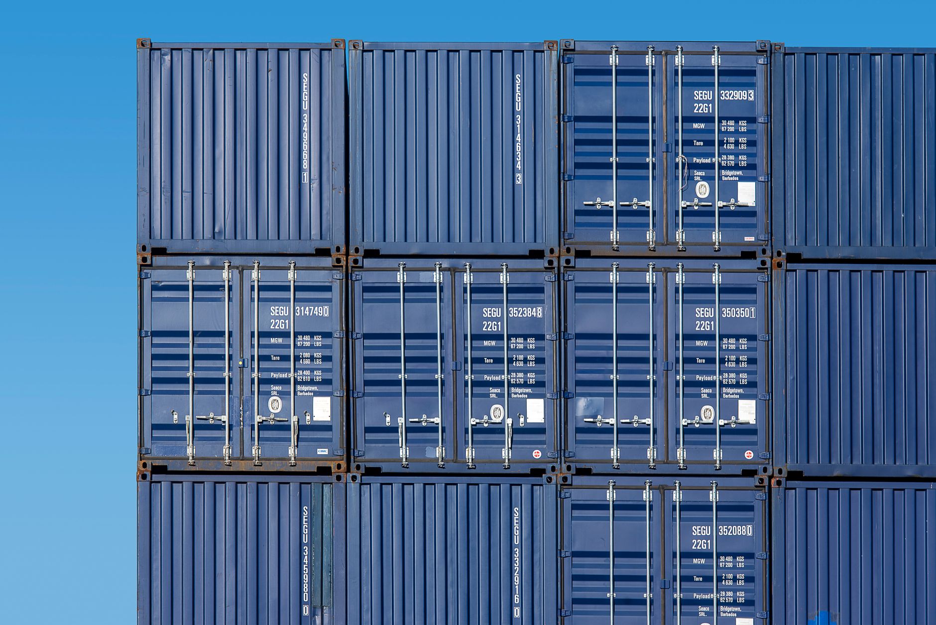 500 kW / 1 MWh containerised BESS installed at a Midlands manufacturer
